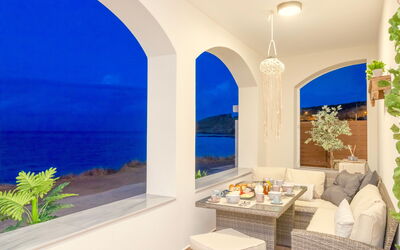 Villa Magnifica: Balkon / terras / patio