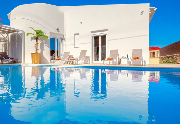 Villa Magnifica: Building Exterior, Main, Outdoor, Pool