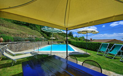 Villa Portole Uno: Garden, Pool