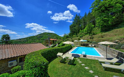 Villa Portole Uno: Garden, Pool