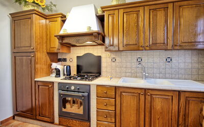 Villa Portole Due: Kitchen