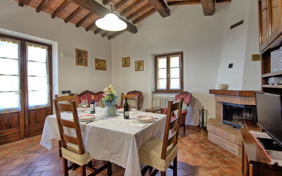 Villa Portole Due: Dining Room, Kitchen, Living Room