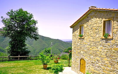 Villa Margherita Uno: Building Exterior, Garden