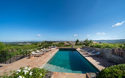 Villa Rinaldi: Pool, Scenic View
