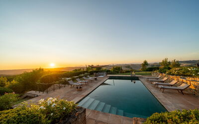 Villa Rinaldi: Pool, Scenic View