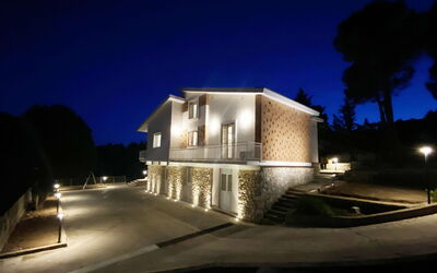 Villa Pica: Buitenkanten, Buitenshuis