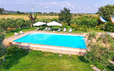 Villa Capalbio: Giardino, Piscina