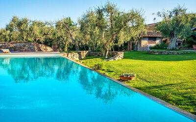 Villa Capalbio: Giardino, Piscina