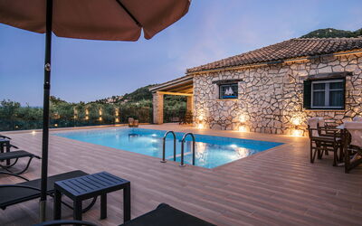 Villa Artemisia: bassin, Extérieur, Extérieurs