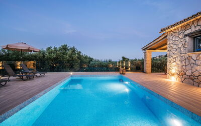 Villa Artemisia: bassin, Extérieur, Extérieurs