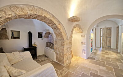 Trullo Aurora: Living Room