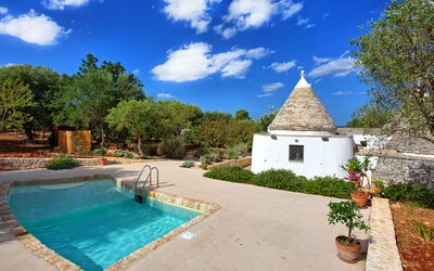 Trullo Aurora: Garden, Pool