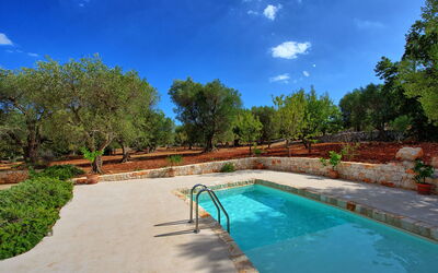 Trullo Aurora: Garden, Pool