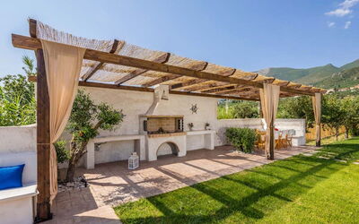 Villa Alikes: Buitenkanten, Tuin