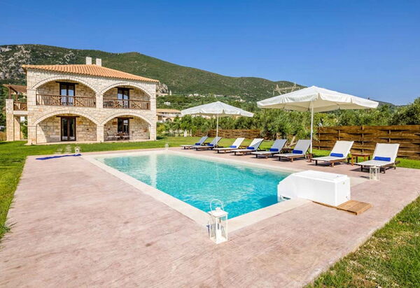 Villa Alikes: Entrata Principale, Esterni, Giardino, Piscina, Principale