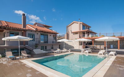 Villa Star: Buitenkanten, zwembad