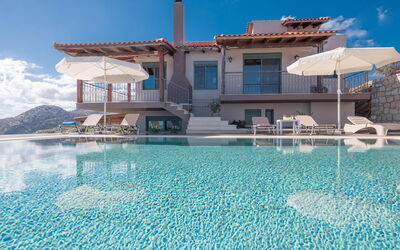 Villa Star: Buitenkanten, zwembad