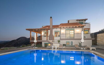 Villa Star: Buitenkanten, zwembad