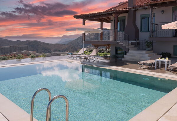 Villa Star: all'aperto, Esterni, Piscina, Principale