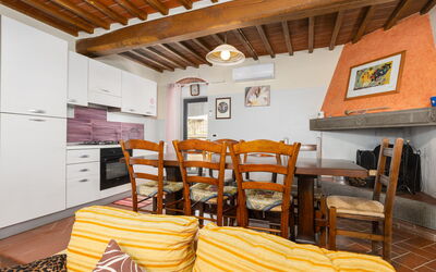 Villa Morandi: Cucina, Sala da pranzo, Soggiorno