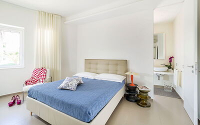 Villa Pachino: villa-mutika-marina-di-modica-camera-da-letto-bagno