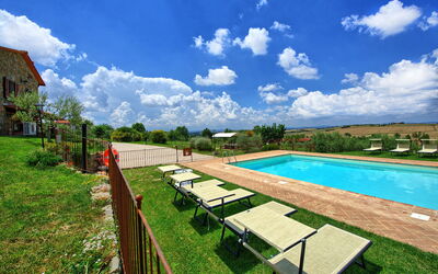 Villa Farneta: Garden, Pool
