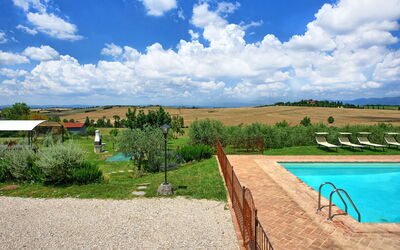 Villa Farneta: Garden, Pool