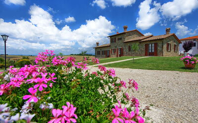 Villa Farneta: Building Exterior, Garden