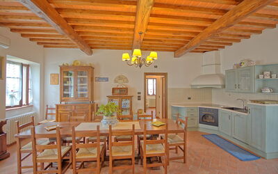 Villa Farneta: Dining Room, Kitchen