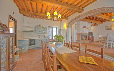 Villa Farneta: Dining Room, Kitchen