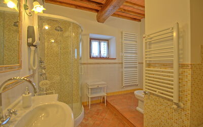 Villa Farneta: Bathroom
