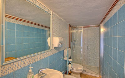 Villa Farneta: Bathroom