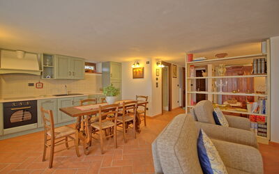 Villa Farneta: Dining Room, Kitchen, Living Room