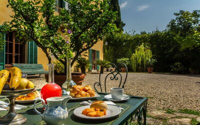 Villa Pedone: Buitenkanten, Buitenshuis, Tuin