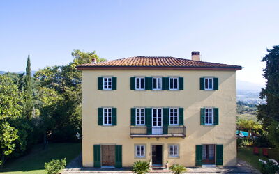 Villa Pedone: Buitenkanten, Buitenshuis