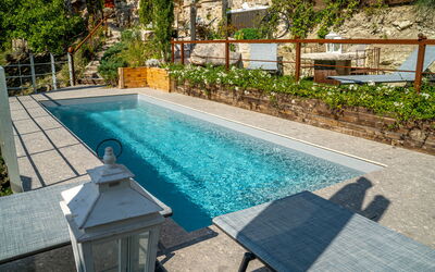 Villa San Nicolò: Buitenshuis, zwembad