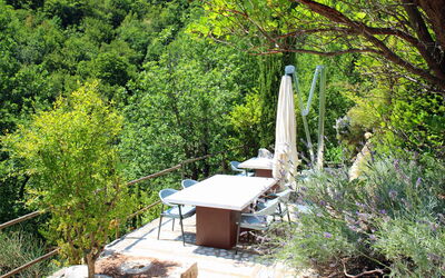 Villa San Nicolò: Balkon / terras / patio, Tuin