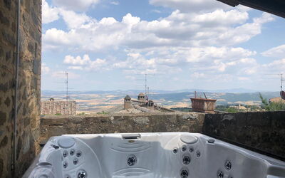Villa Piazza della Fortezza: Hot Tub