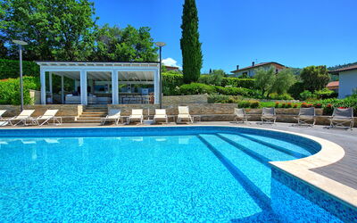 Casa White: all'aperto, Estate, Piscina