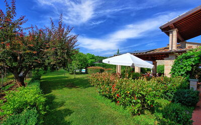 Casale Tiziano: all'aperto, Giardino