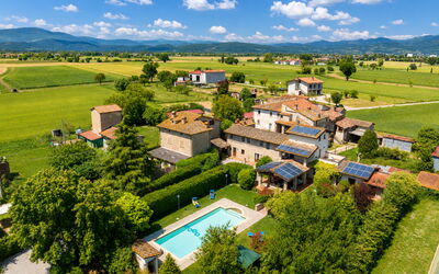 Casale Tiziano: Giardino, Piscina, Vista Panoramica