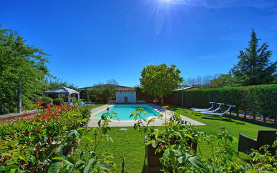 Casale Tiziano: all'aperto, Giardino