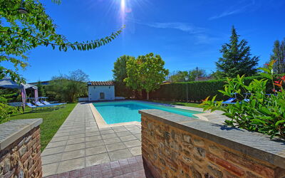 Casale Tiziano: Giardino, Piscina