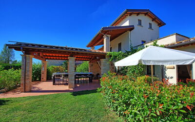 Casale Tiziano: all'aperto, Entrata Principale, Giardino