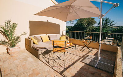 Villa Fonte Ancona: Balcon / Terrasse / Patio