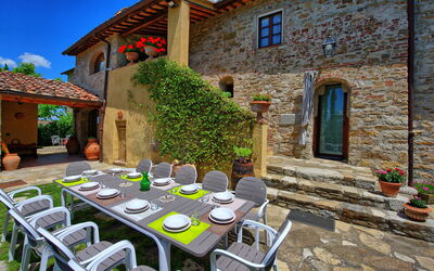 Villa Sonia: Buitenshuis