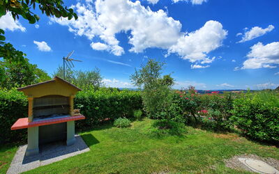 Villa Sonia: Buitenshuis