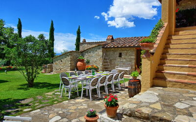 Villa Sonia: Buitenshuis