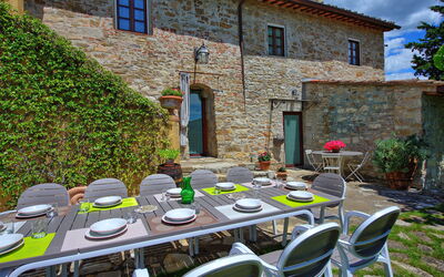 Villa Sonia: Buitenshuis