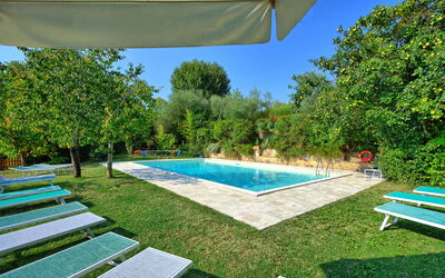 Villa Sarteano: Piscina